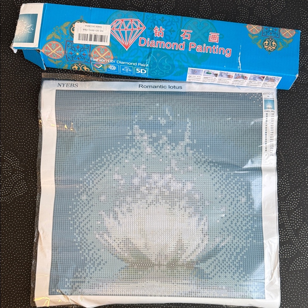 Romantic Lotus Diamond Painting Kit - Blue and White